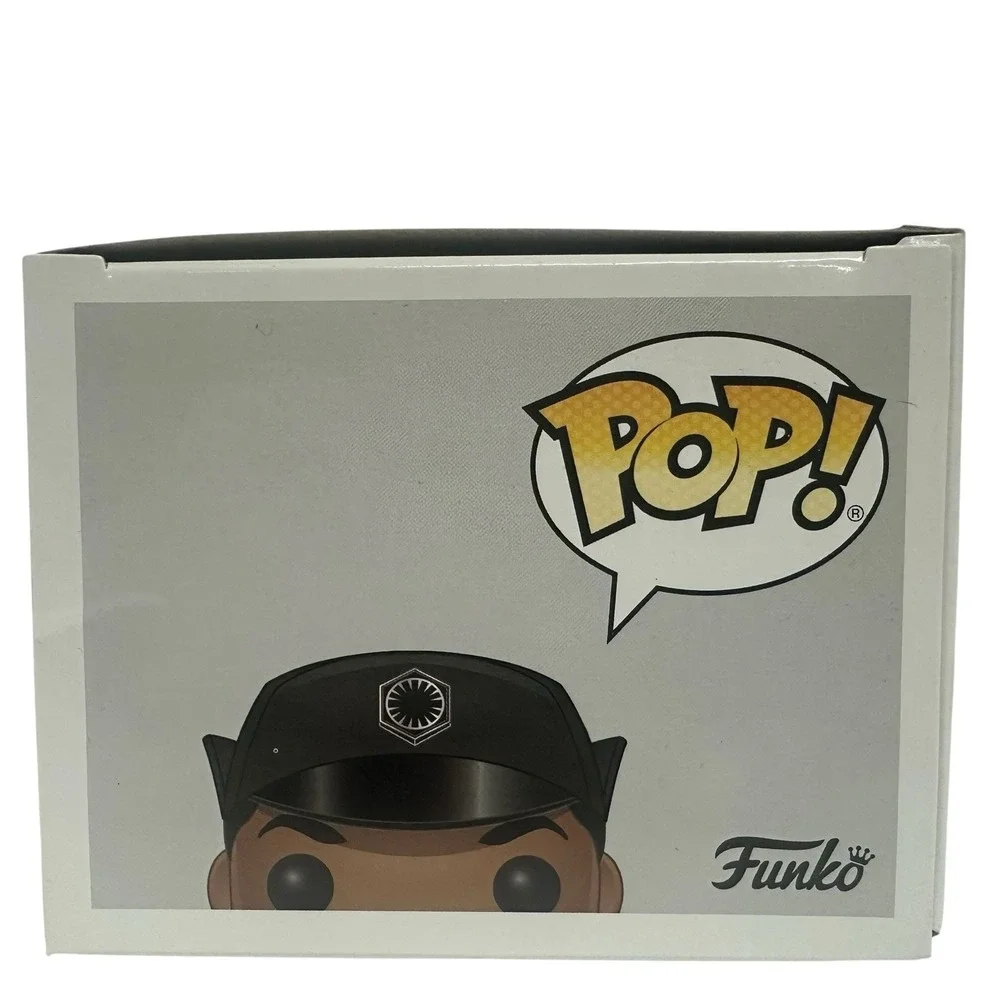Funko Pop! Vinyl: Star Wars - Finn (in Disguise) #191
